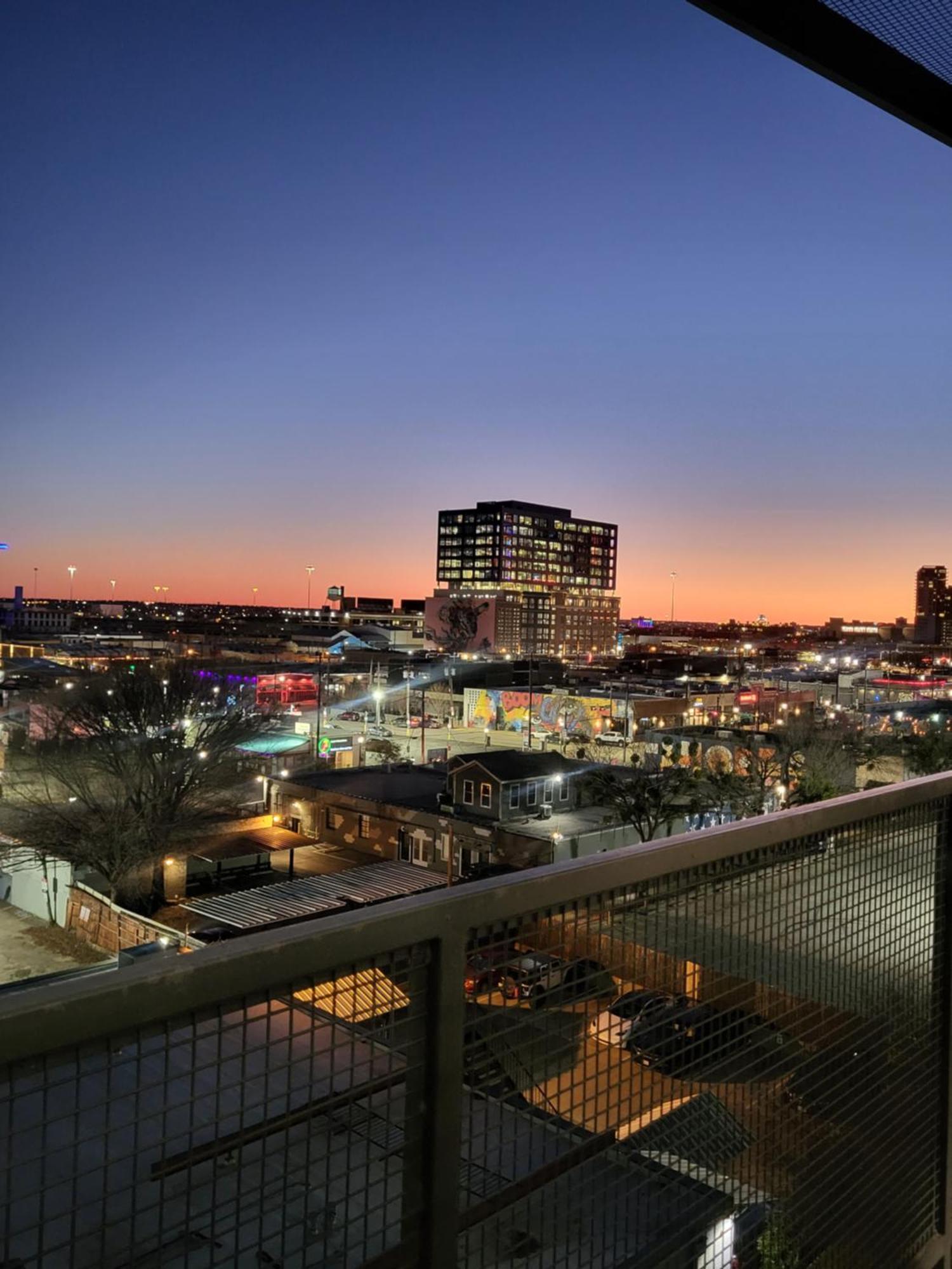 2bdrm/2 King Beds/1air Mattress Appartement Dallas
