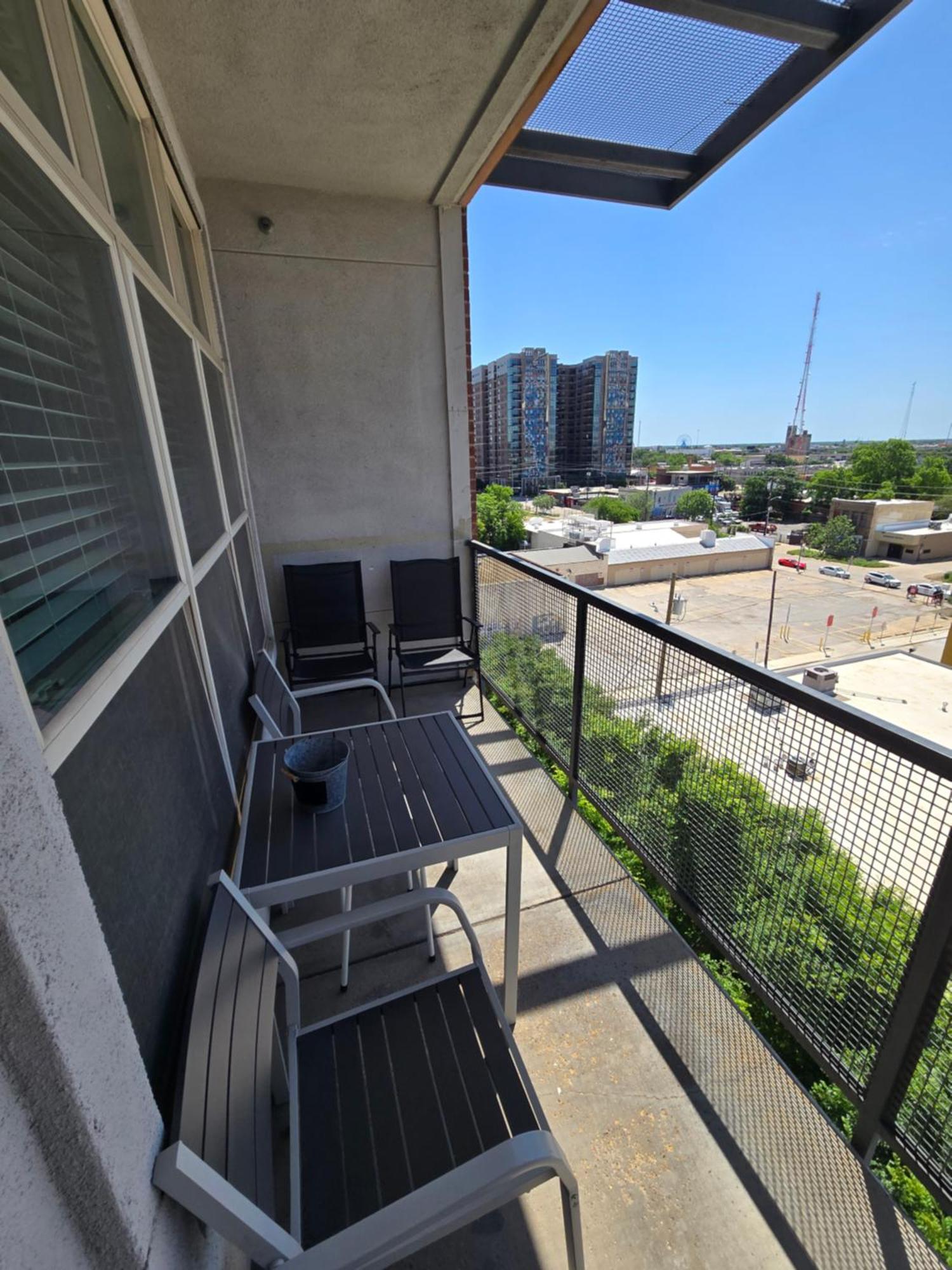 Appartement 2bdrm/2 King Beds/1air Mattress