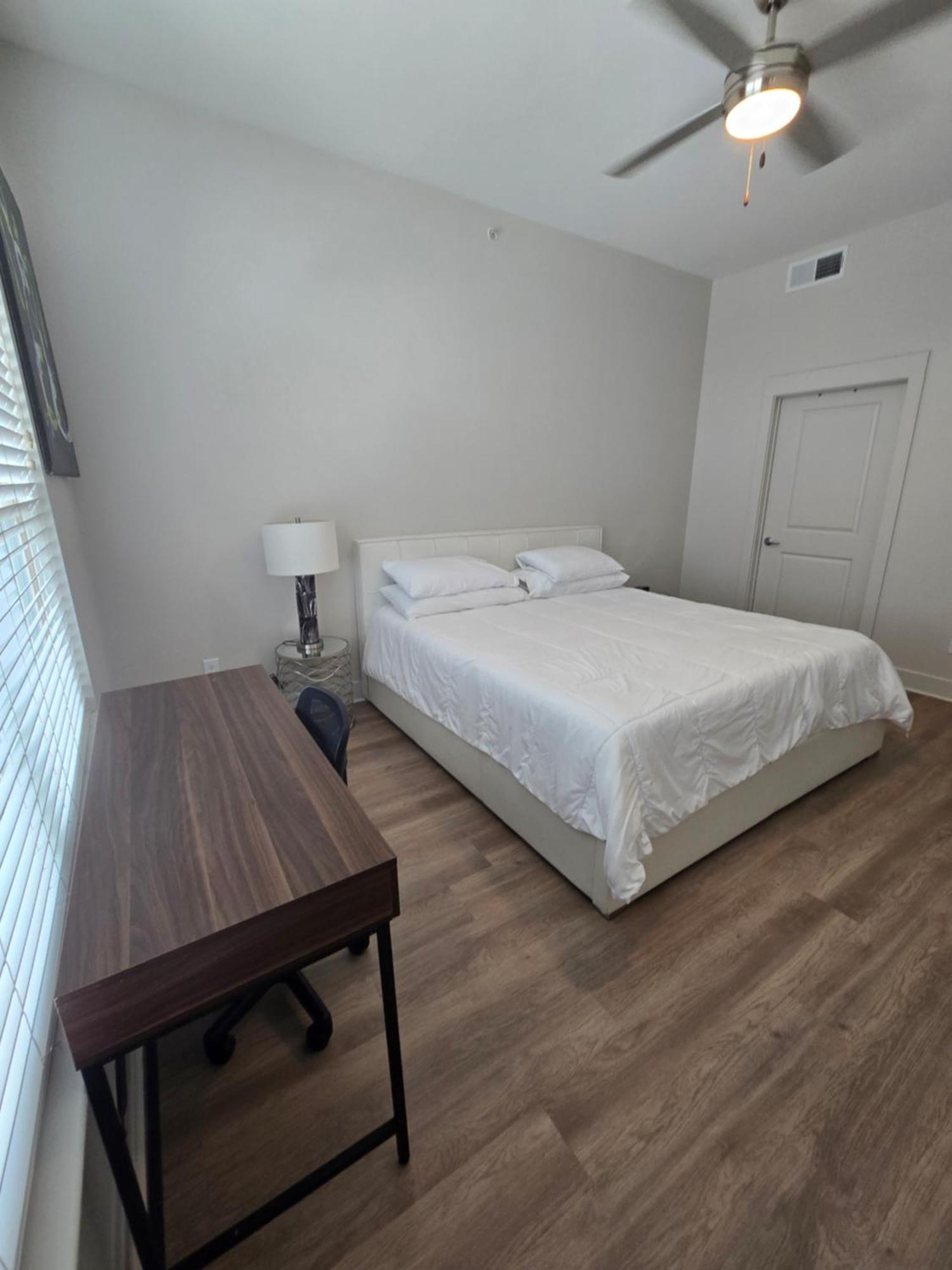 2bdrm/2 King Beds/1air Mattress Appartement *