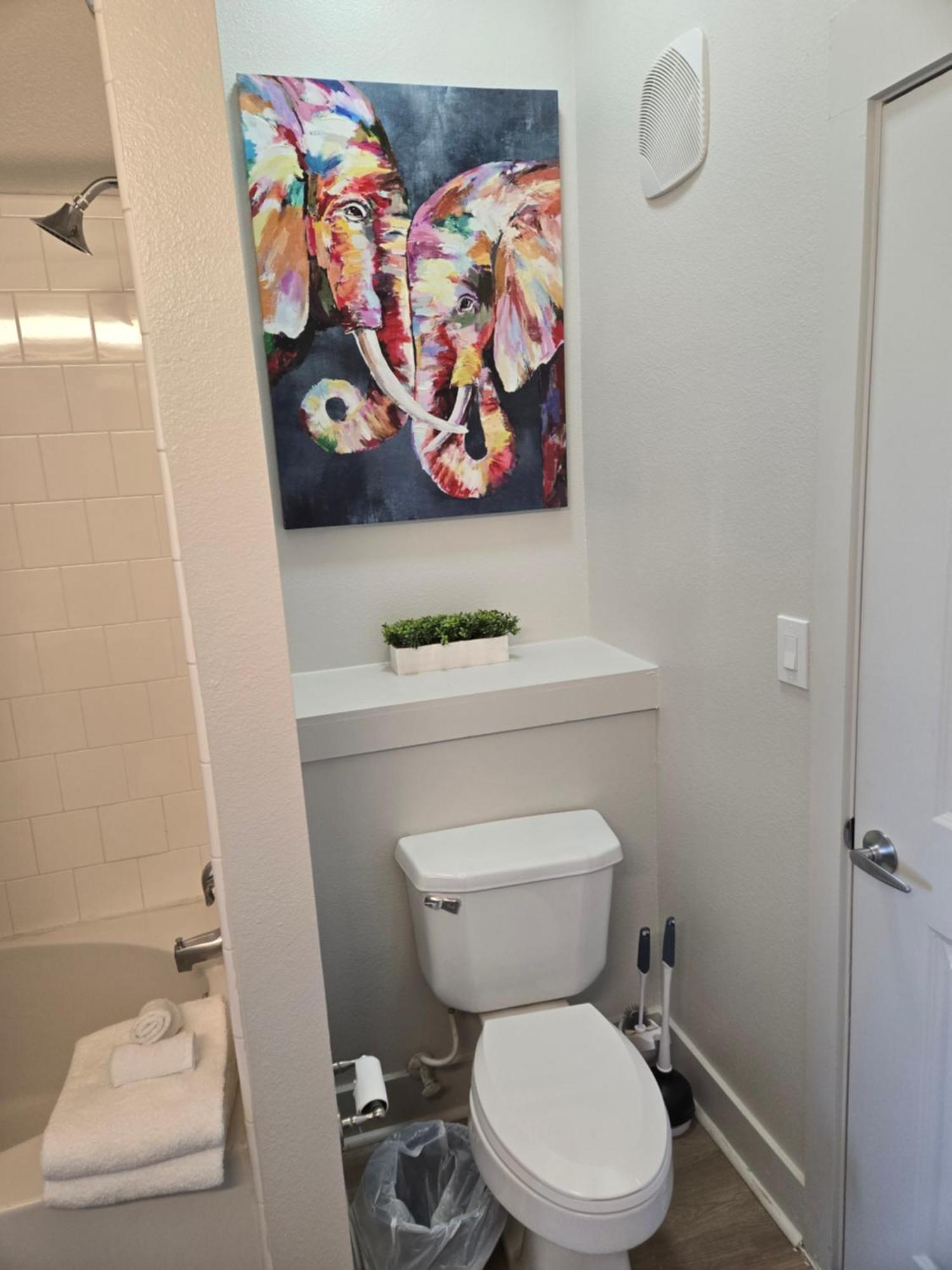 2bdrm/2 King Beds/1air Mattress Appartement
