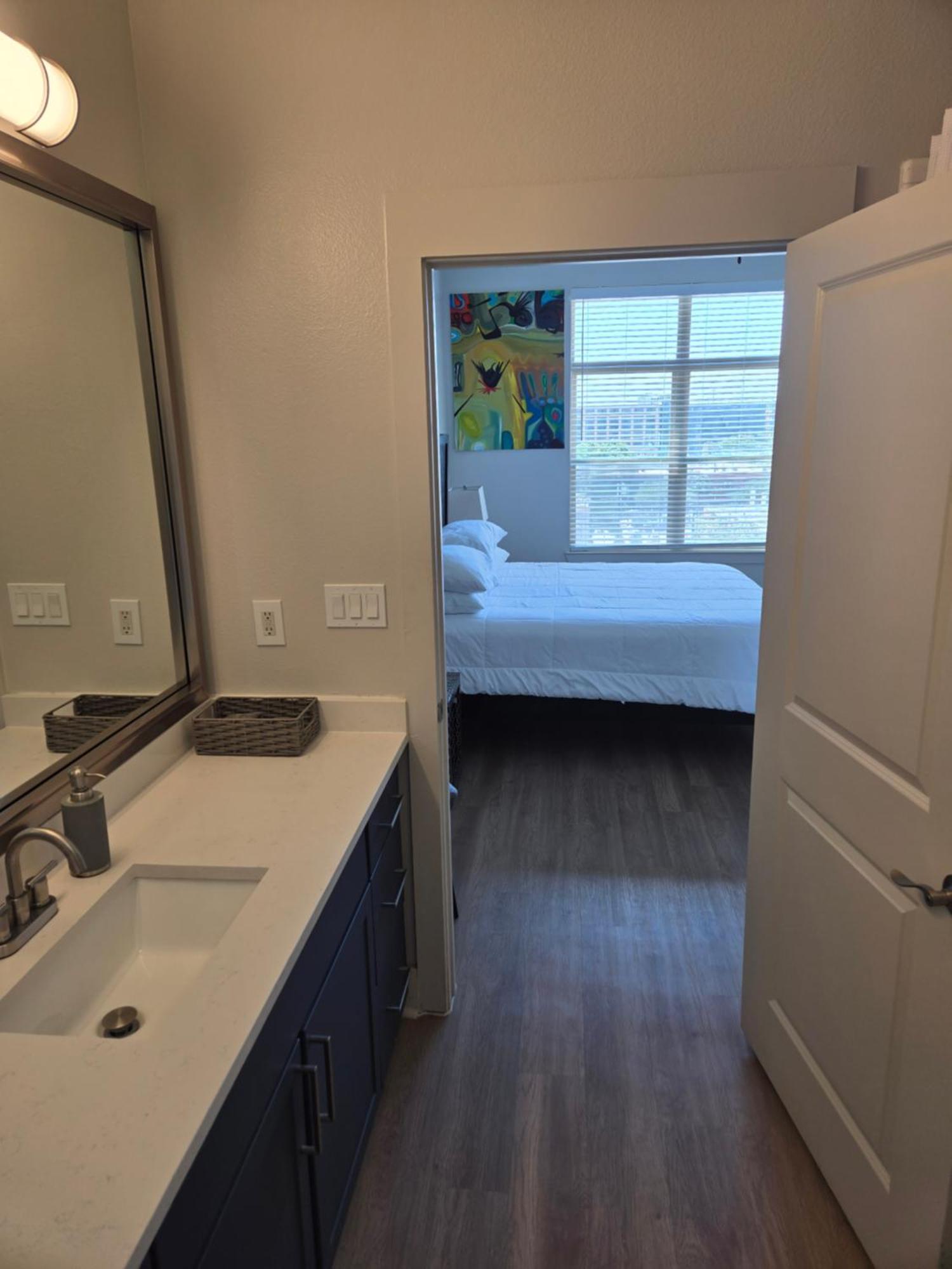 2bdrm/2 King Beds/1air Mattress Appartement *
