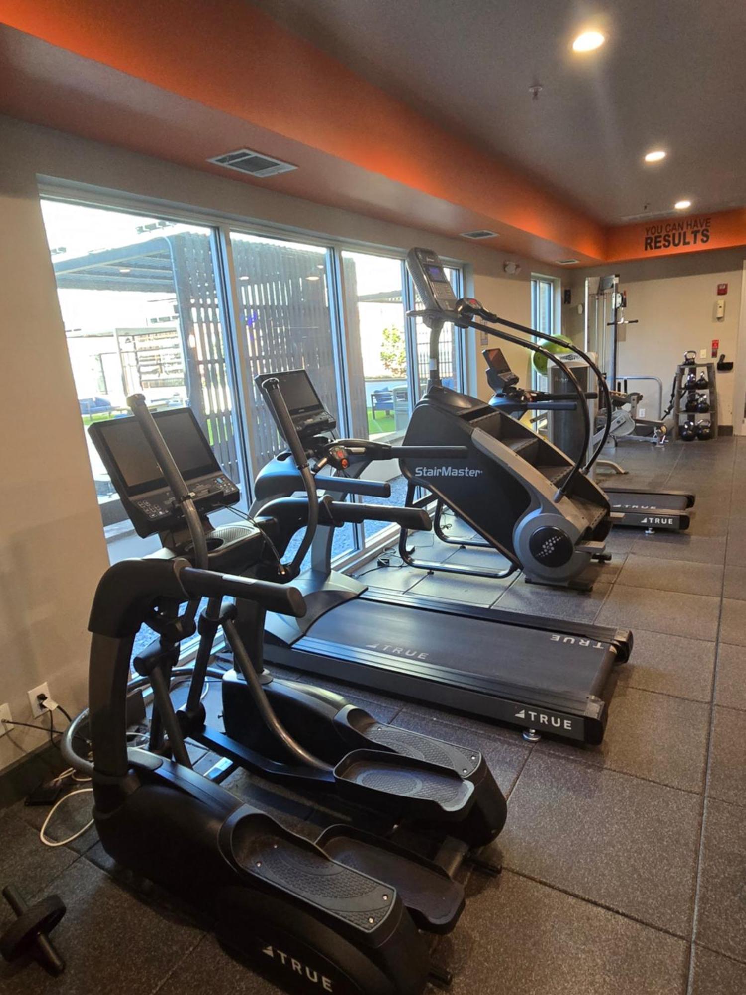 Appartement 2bdrm/2 King Beds/1air Mattress *